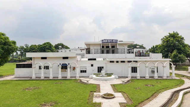 Junior boys’ hostel and landscaped frontage
